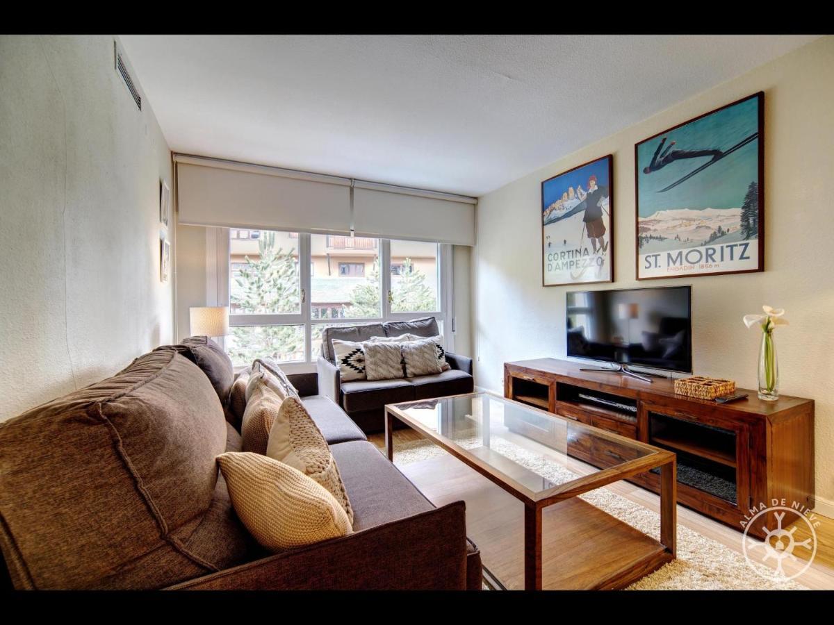 Orri En Baqueira Apartment Naut Aran Ngoại thất bức ảnh
