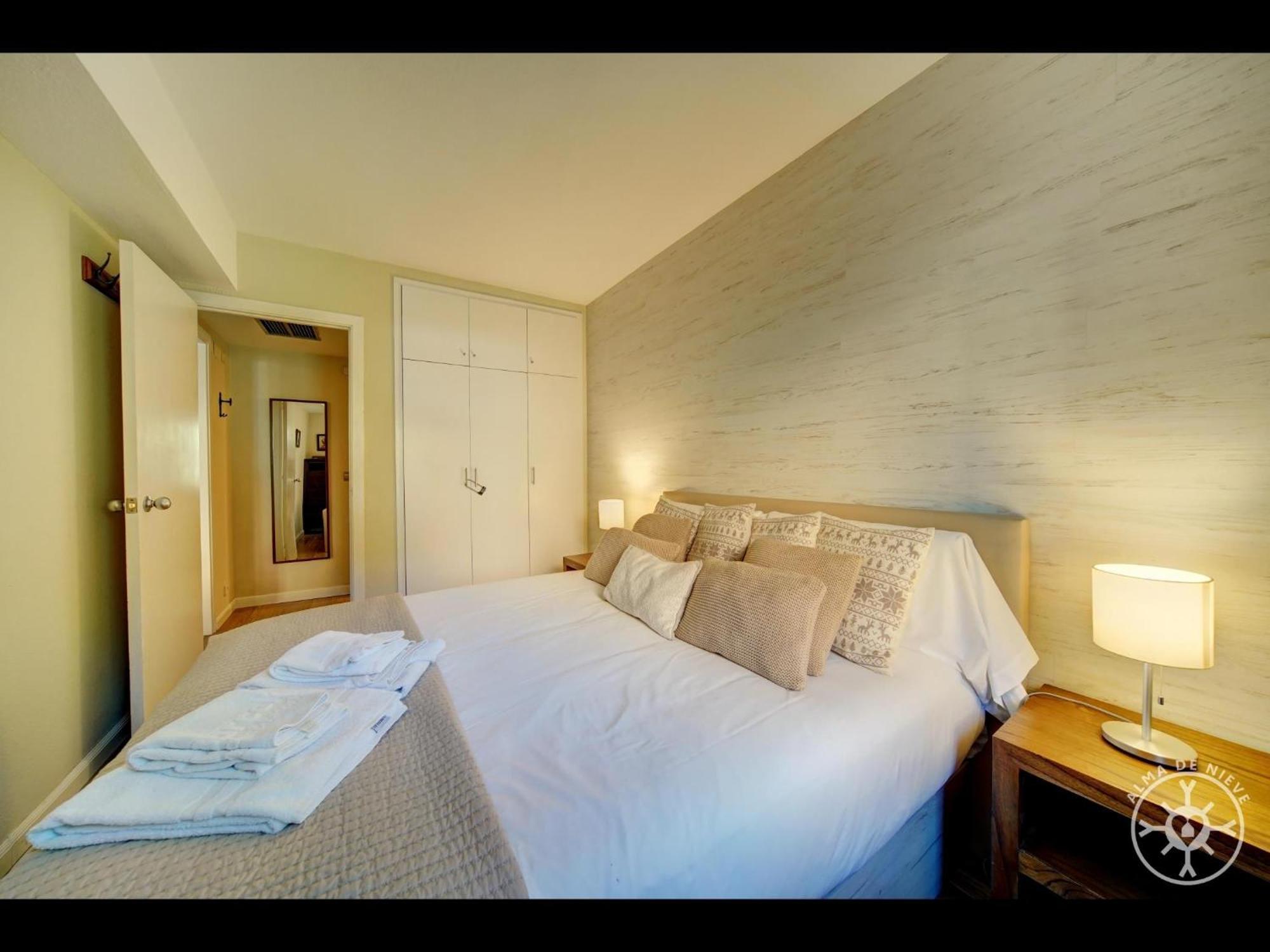 Orri En Baqueira Apartment Naut Aran Ngoại thất bức ảnh