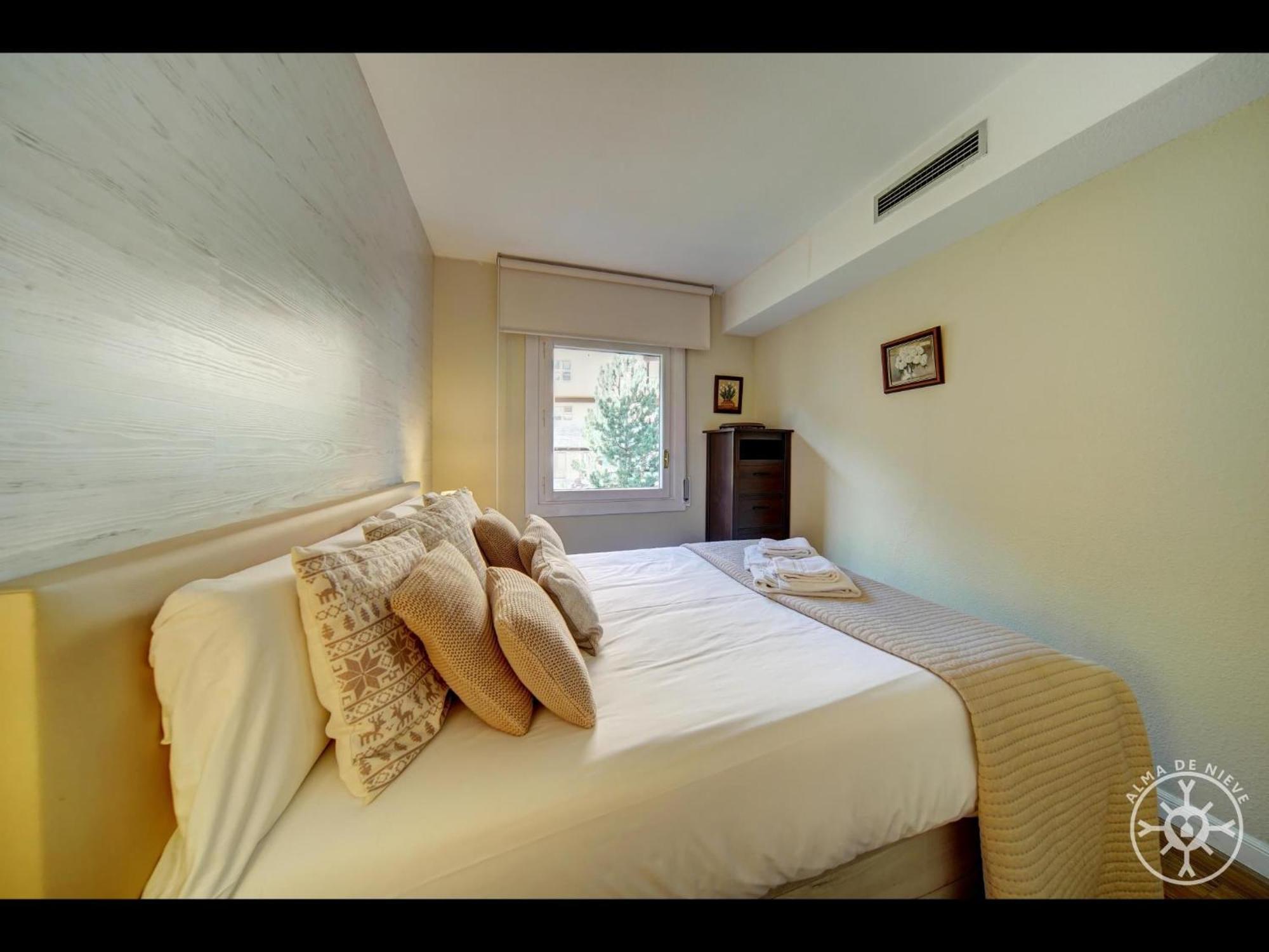 Orri En Baqueira Apartment Naut Aran Ngoại thất bức ảnh